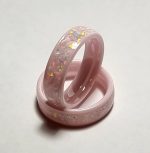 Pink resin ring with rainbow colored flakes - Image 3