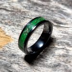 Black ceramic ring with green veining - Image 2